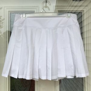 Kyodan white pleated skort